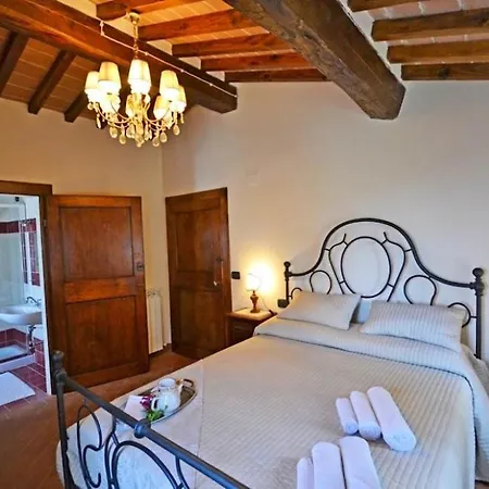 Villa Adatti Sleeps 6 Pool Wifi